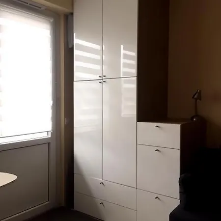 Superb With Free Parking On Site Apartment