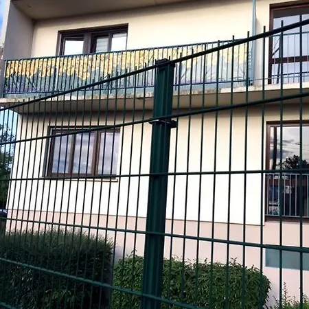 Superb With Free Parking On Site 아파트